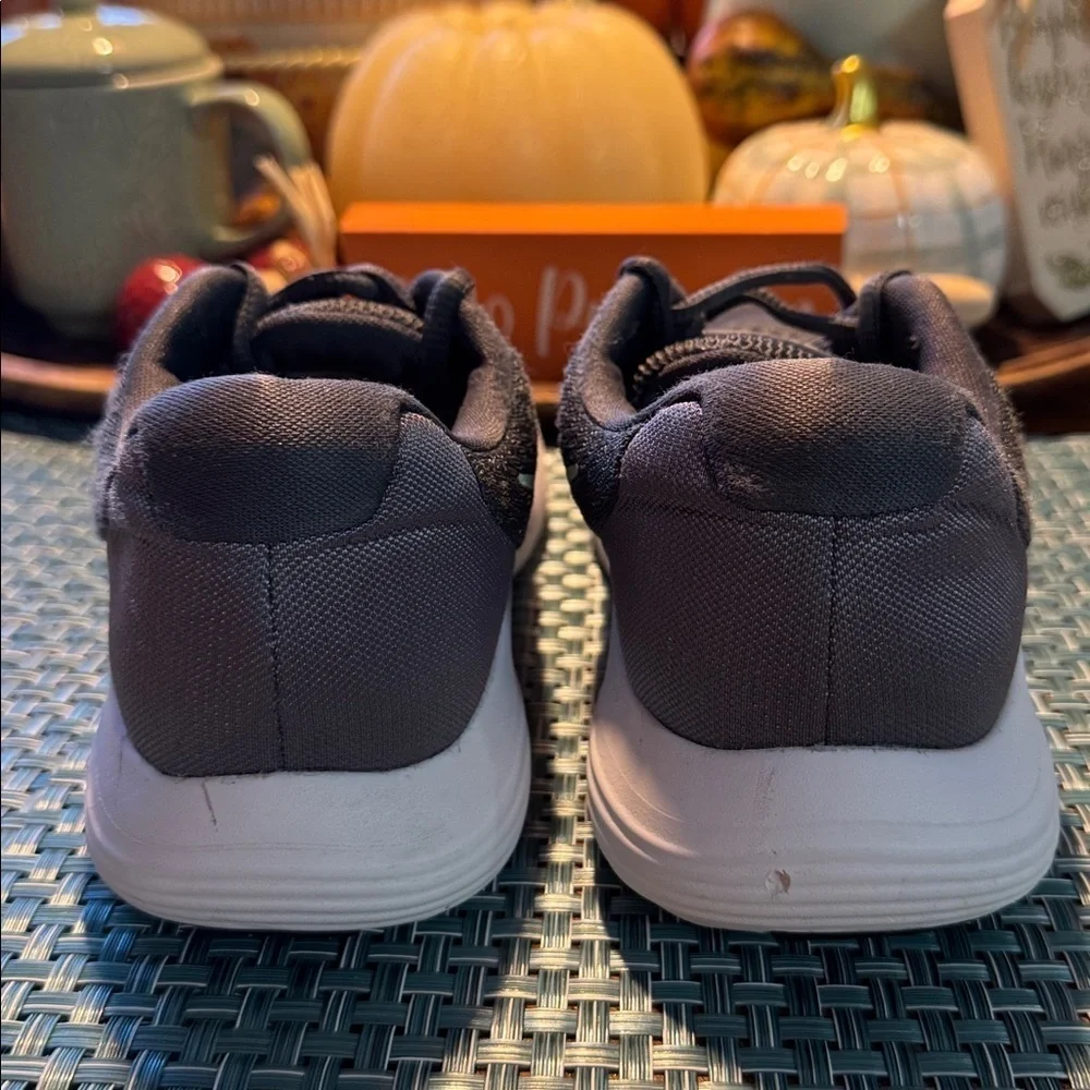 Nike Lunar Converge Women’s Running Shoes - Size 8